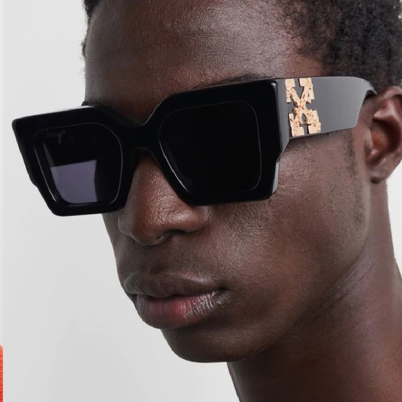 *NWT* OFF-WHITE CATALINA SUNGLASSES IN BLACK, SOLD OUT IN ALL STORES! - Picture 8 of 13